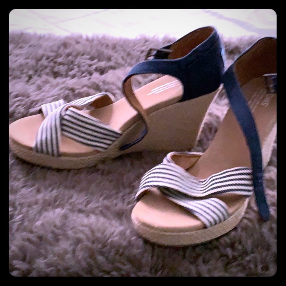 Toms sandals